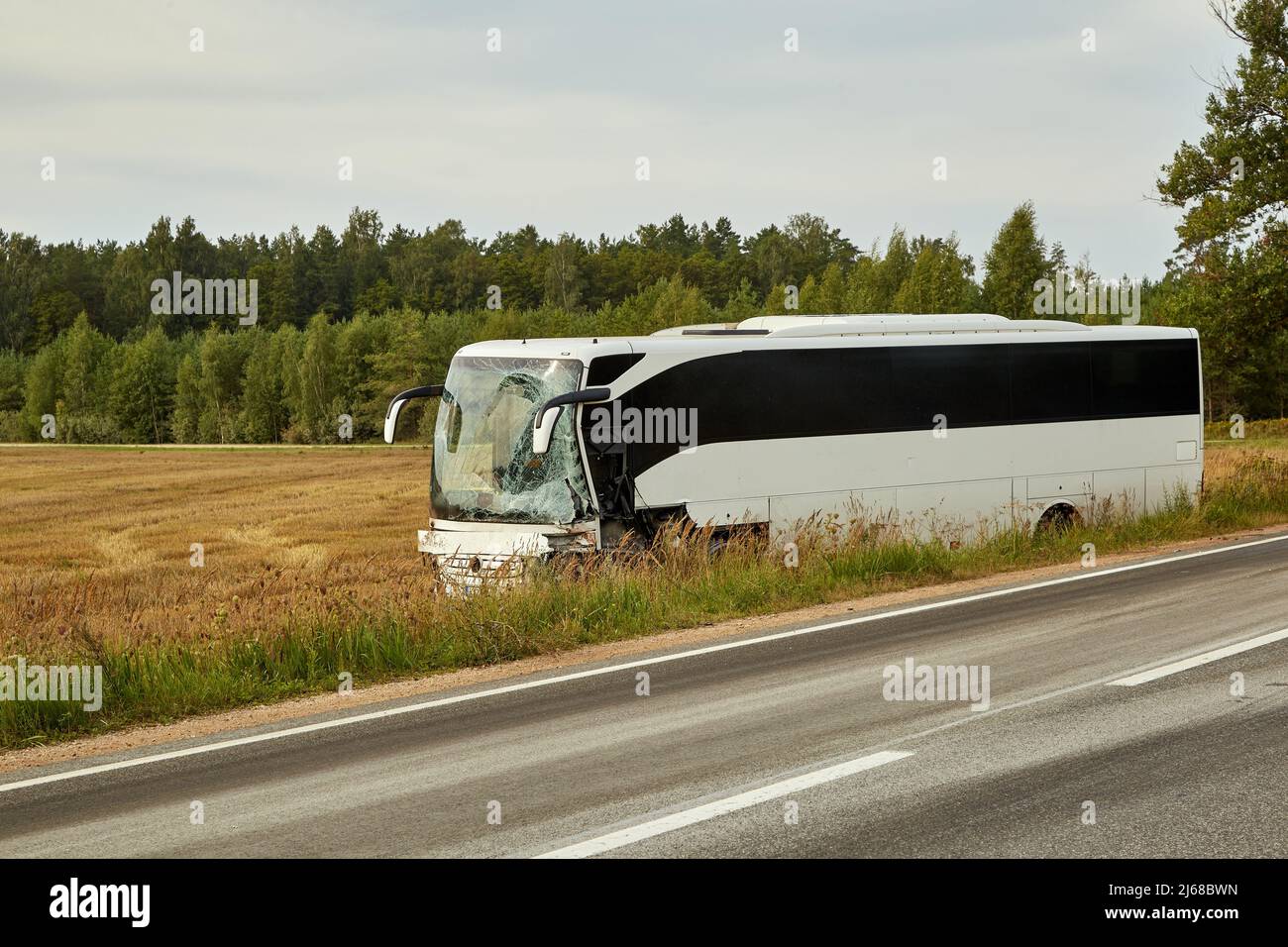 Disaster crash bus transport accident hi-res stock photography and ...
