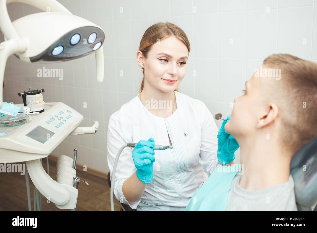 Female dentist working on beautiful hi-res stock photography and images -  Alamy