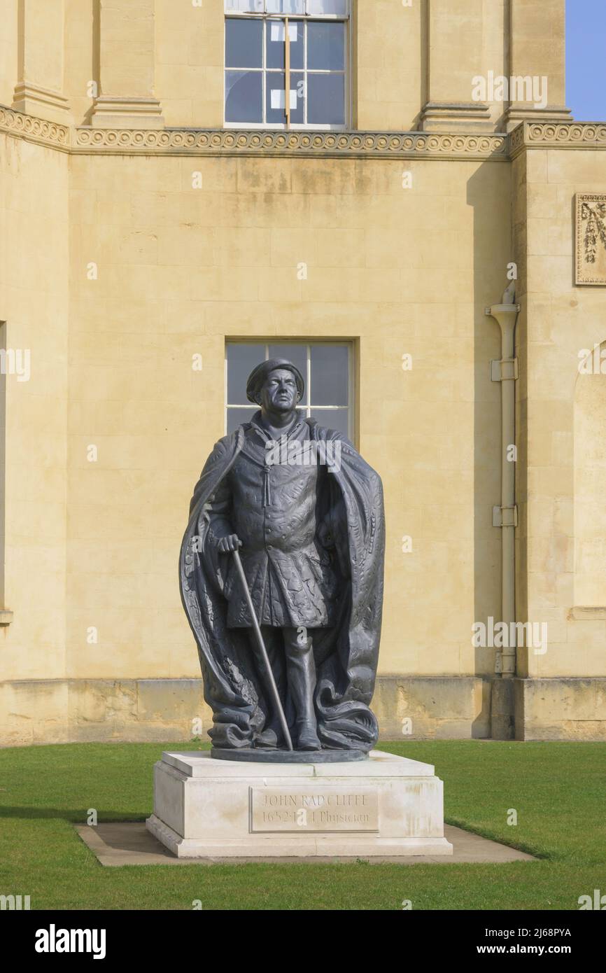 Statue of John Radcliffe outside the old Radcliffe Observatory Green Templeton College University of Oxford England UK Stock Photo