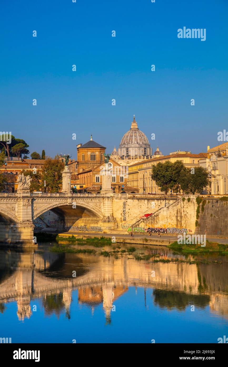 Vittorio Emanuele II Bridge over River Tiber, Rome, Lazio, Italy Stock Photo