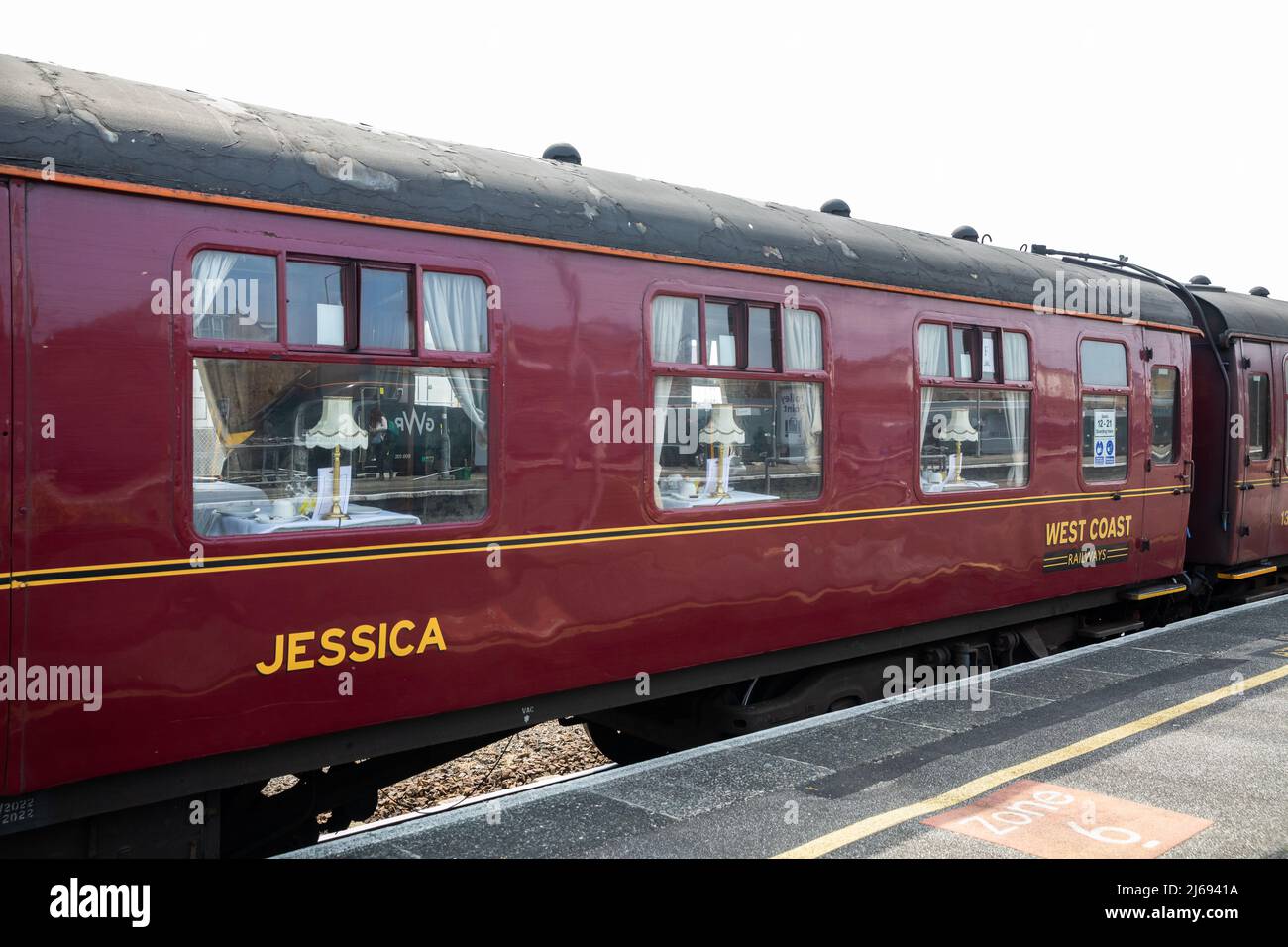 Gravy train catering hires stock photography and images Alamy