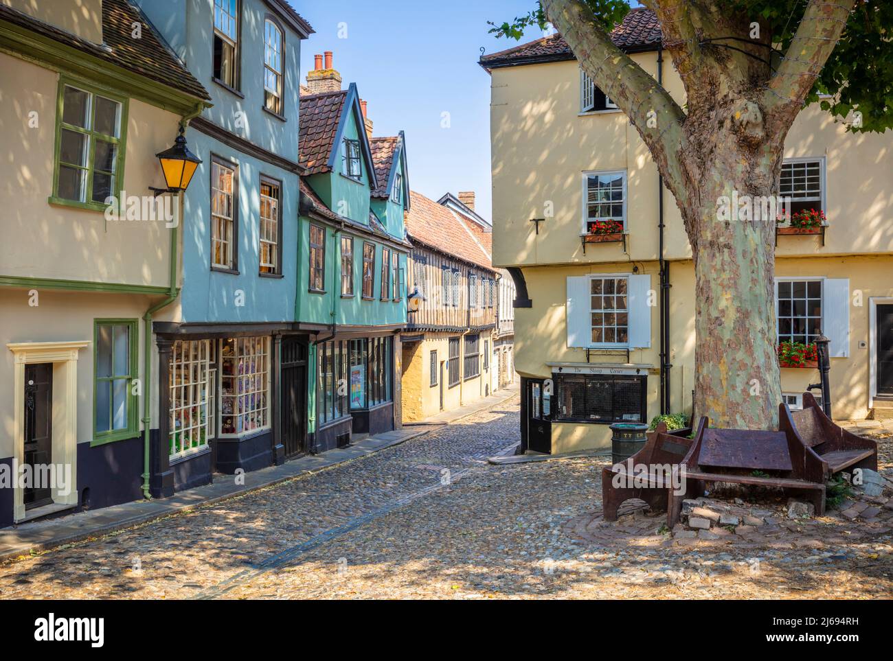 Norwich Elm Hill, a historic cobbled lane in Norwich, Norfolk, East Anglia, England, United Kingdom Stock Photo
