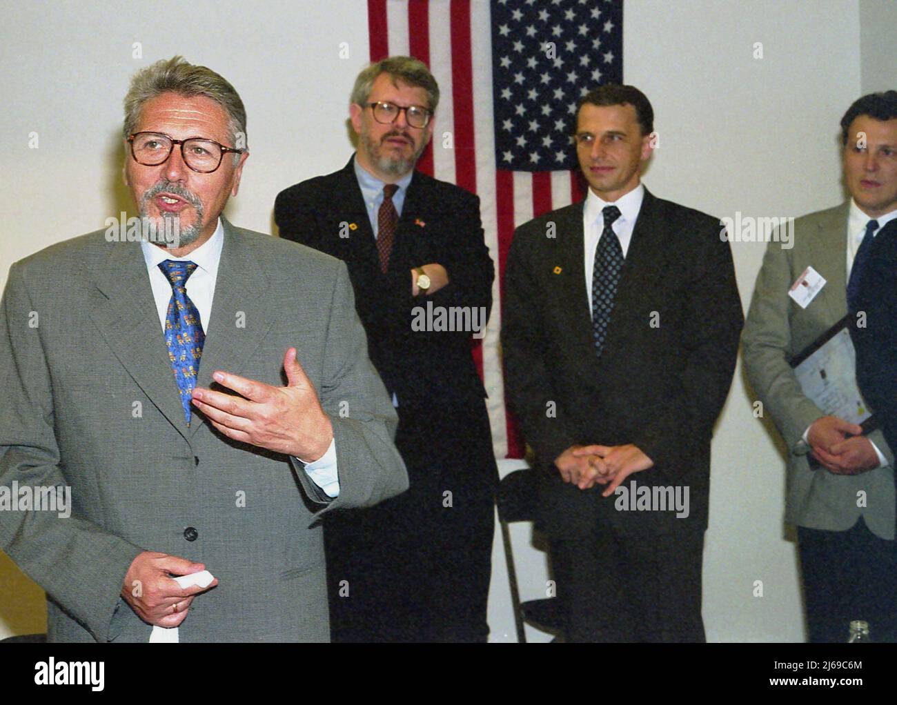 Romanian  president Emil Constantinescu in San Francisco, CA, USA, 1998. In the back, the U.S. ambassador in Romania James Rosapepe & the Romanian ambassador in the U.S. Mircea Geoana. Stock Photo