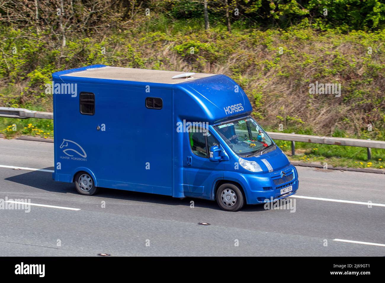 Hunter Horseboxes; 2007 blue Citroen Relay 35 L3H2 120 LWB HR PV Stock Photo