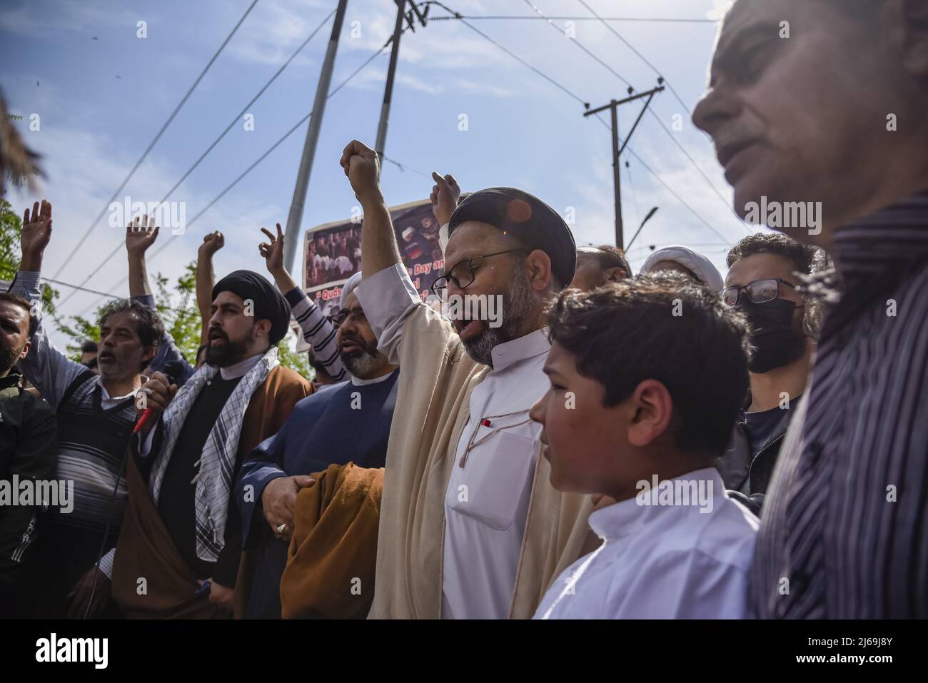 Kashmir, India. 29th Apr, 2022. Kashmiri Muslims shout Pro Palestine ...