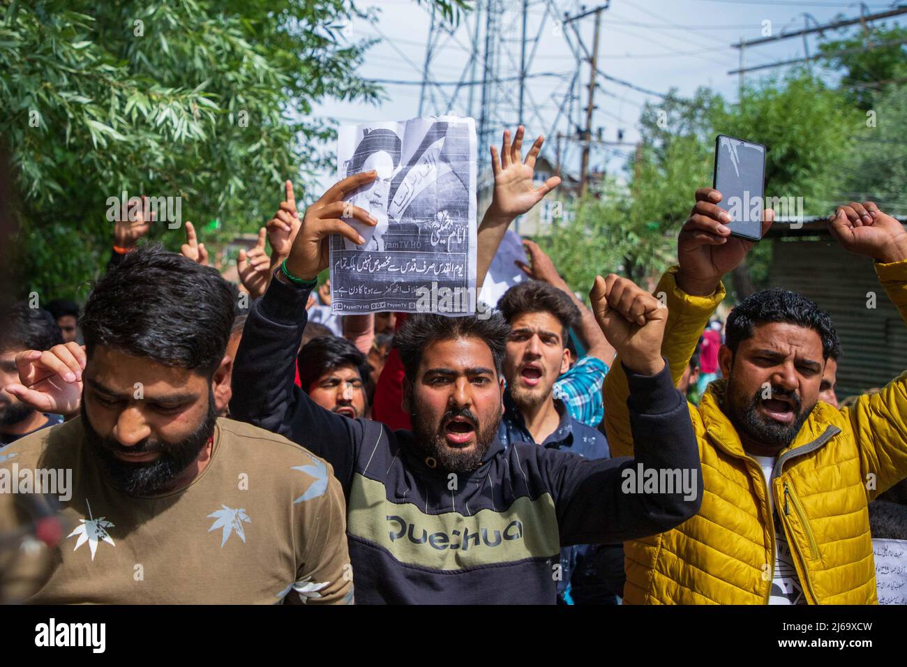 Kashmiri Shiite Muslims shout pro Palestine and anti Israel slogans ...