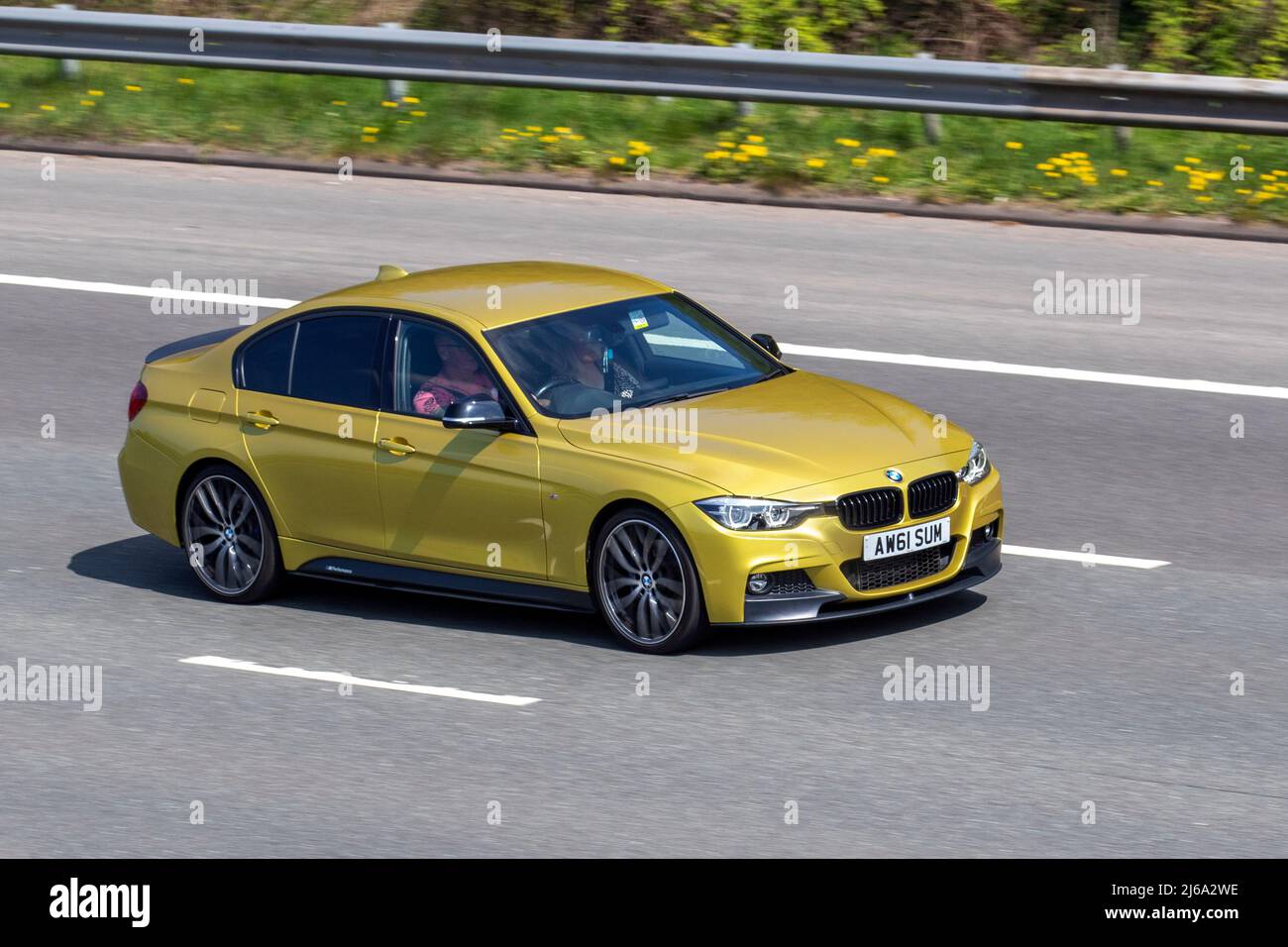 Compact family saloon hi-res stock photography and images - Alamy