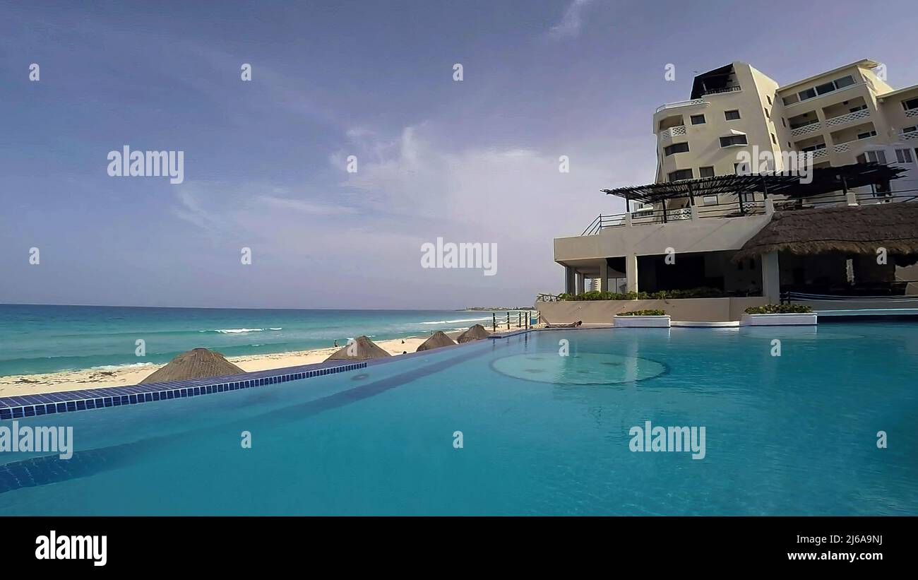 An infinity pool in the resort of Cancun, Mexico Stock Photo Alamy
