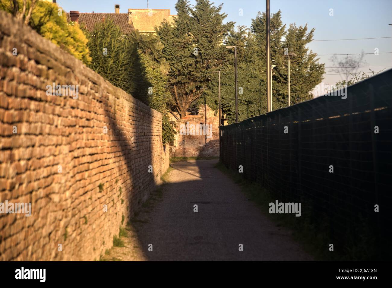 Gravel and brick path hi-res stock photography and images - Alamy
