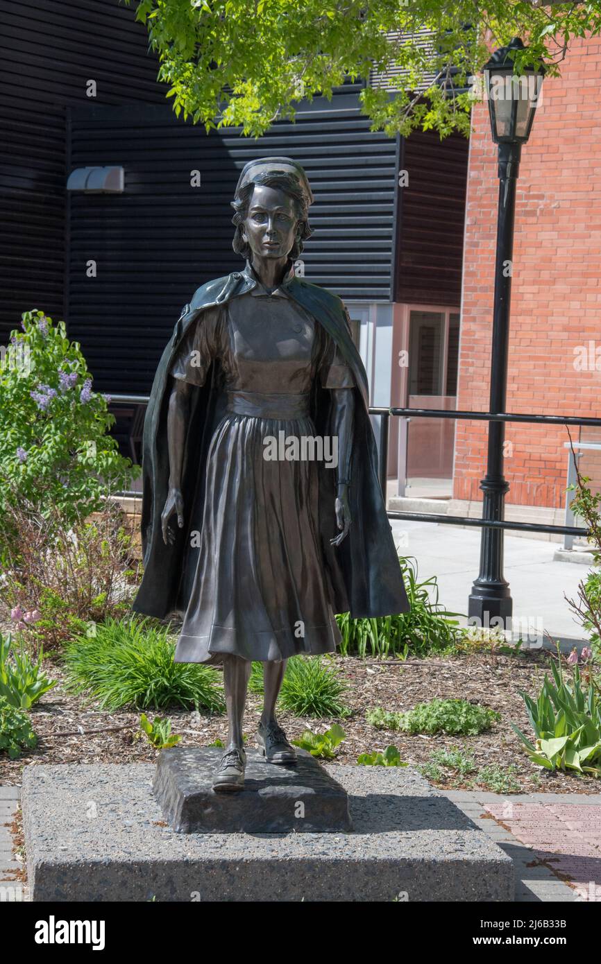 Nurse statue commemorating the Galt School of Nursing which trained over 1,100 nurses from 1910 to 1979 in Lethbridge, Alberta, Canada. Stock Photo