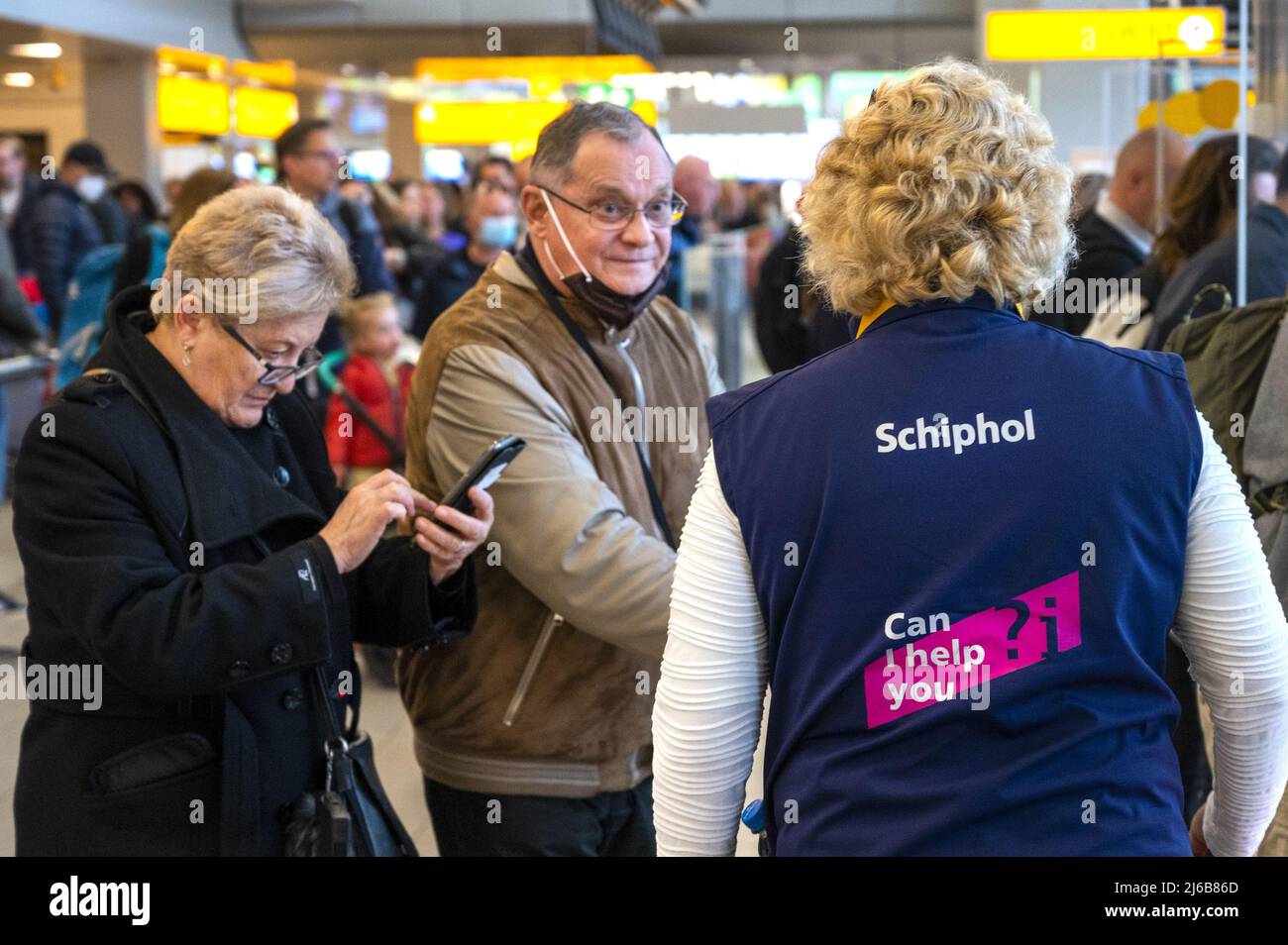 Schiphol, Netherlands. 30th Apr, 2022. 2022-04-30 06:39:15 SCHIPHOL - Schiphol Airport is very busy this weekend. The airport is facing serious staff shortages because there are hundreds of vacancies at the check-in desks, security and in the baggage basement that cannot be filled. ANP EVERT ELZINGA netherlands out - belgium out Credit: ANP/Alamy Live News Stock Photo