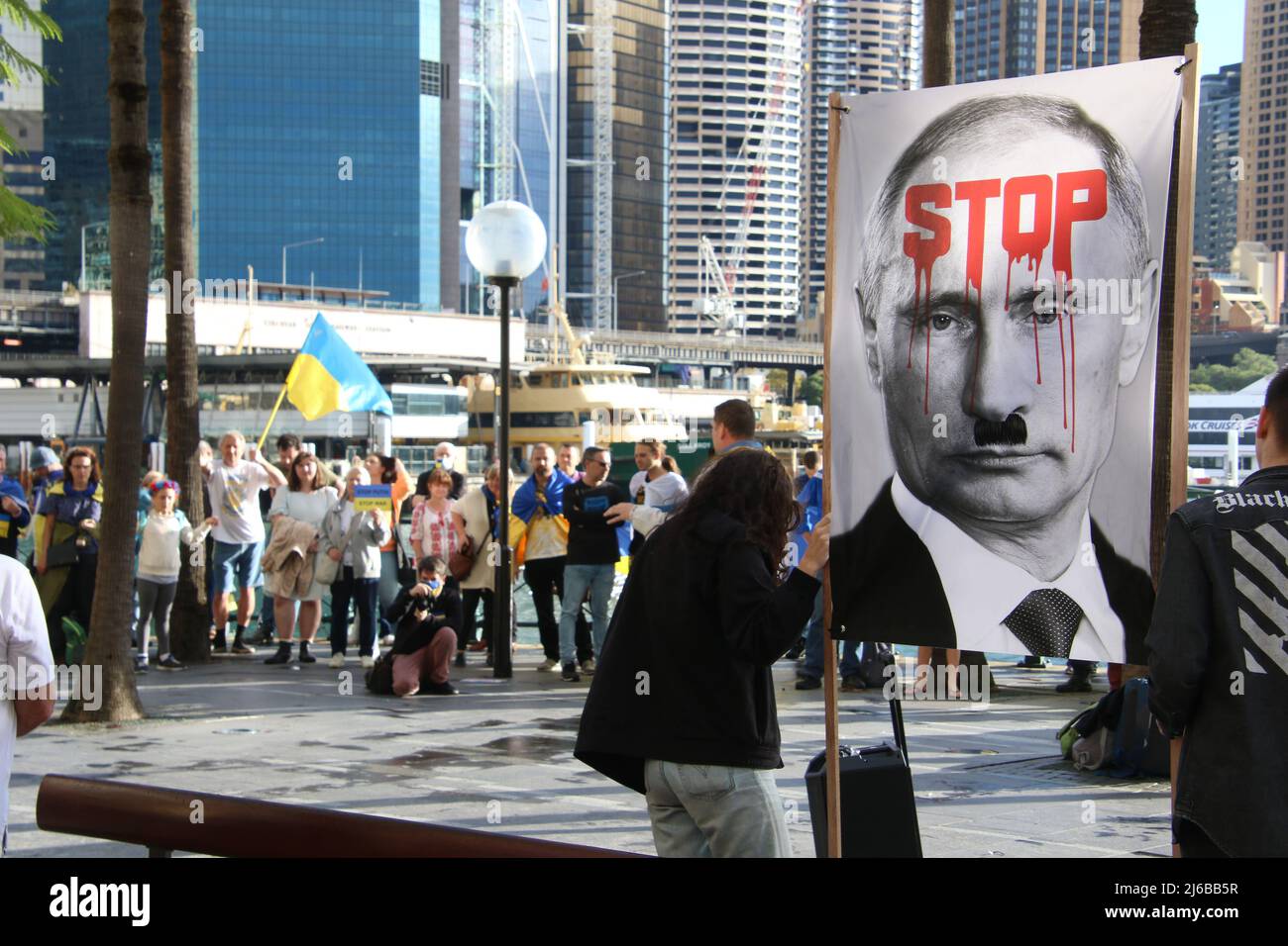 Sydney, Australia. 30th April 2022. Weekly walking rally from Martin ...