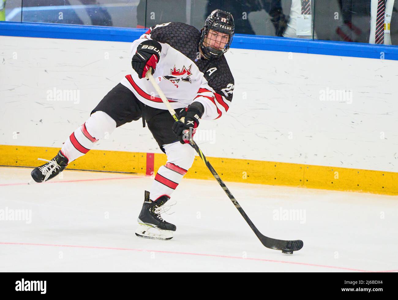 Spencer Sova, CAN U18 Nr. 22      in the match FINLAND - CANADA 6-5 (OT) IIHF U18 JUNIOR ICE HOCKEY WORLD CHAMPIONSHIPS quarter final  in Kaufbeuren, Germany, Apr 28, 2022,  Season 2021/2022 © Peter Schatz / Alamy Live News Stock Photo