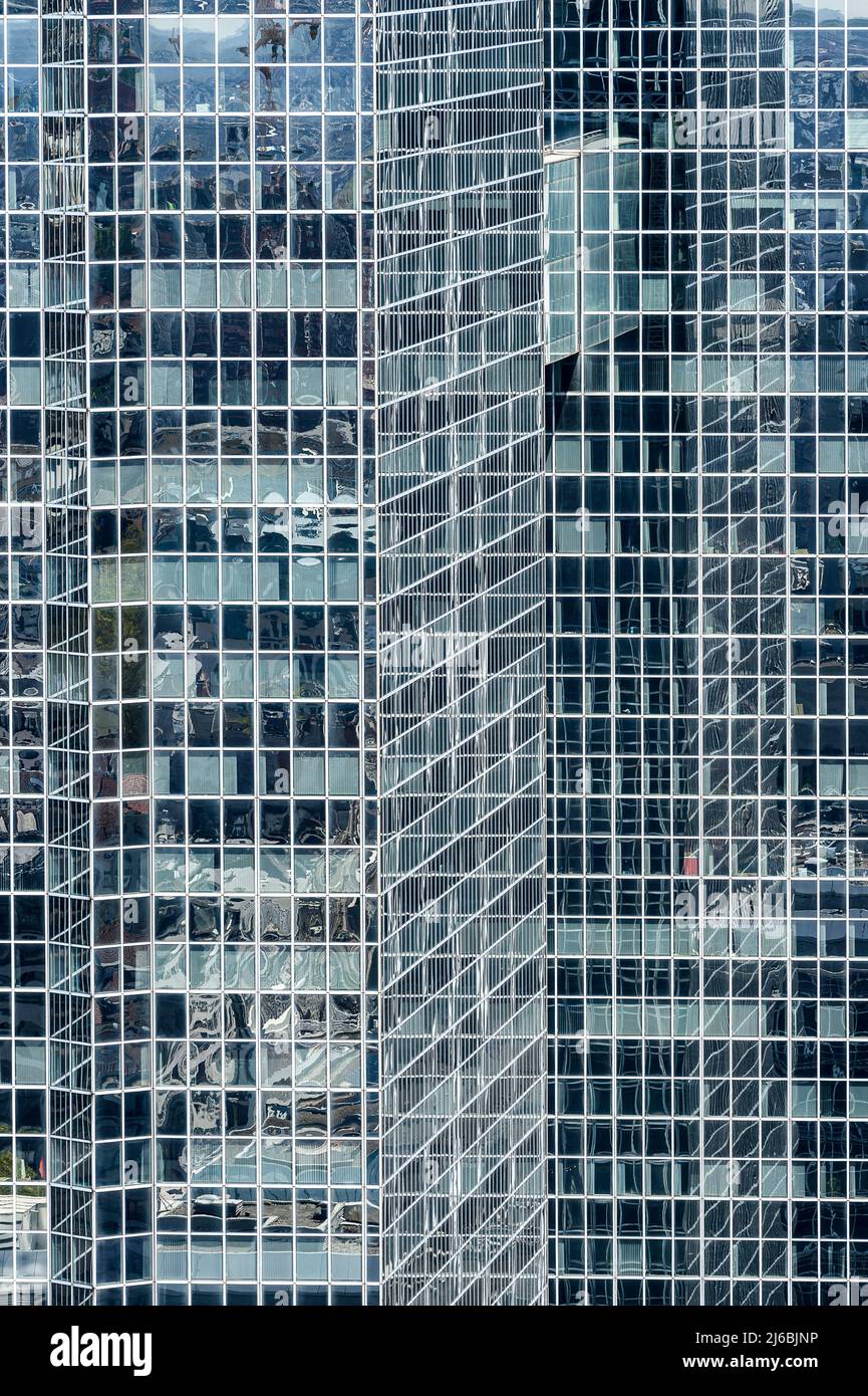 Espace de bureau dans les immeubles a Bruxelles - Tour de bureaux|  Offices ian real estate in the buildings in northern Brussels Stock Photo