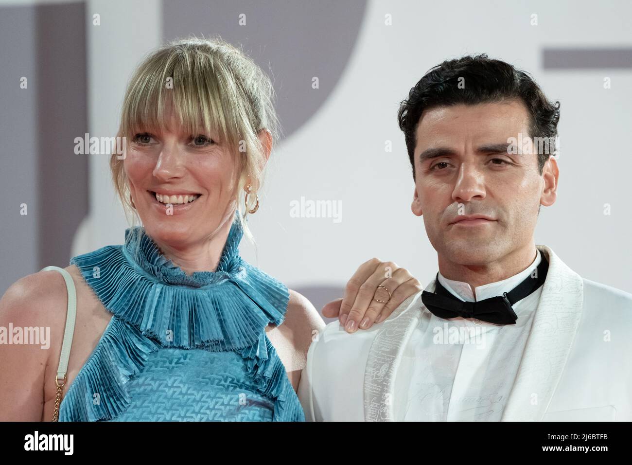 Lido di Venezia, Italy, September 2, 2021 - Oscar Isaac with his wife Elvira Lind attends at red carpet  at 78° Venice Film Festival. Credits: Luigi de Pompeis/Alamy Live News Stock Photo