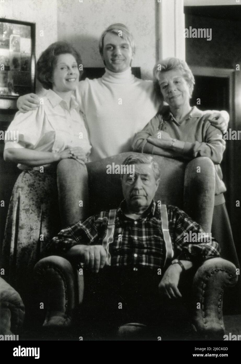 German actors Elisabeth Volkmann, Hape Kerkeling, Dirk Dautzenberg, and Margret Homeyer in the movie Kein Pardon (No Sorry), Germany 1993 Stock Photo