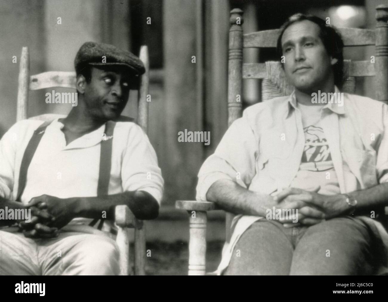 American actors Chevy Chase and Cleavon Little in the movie Fletch