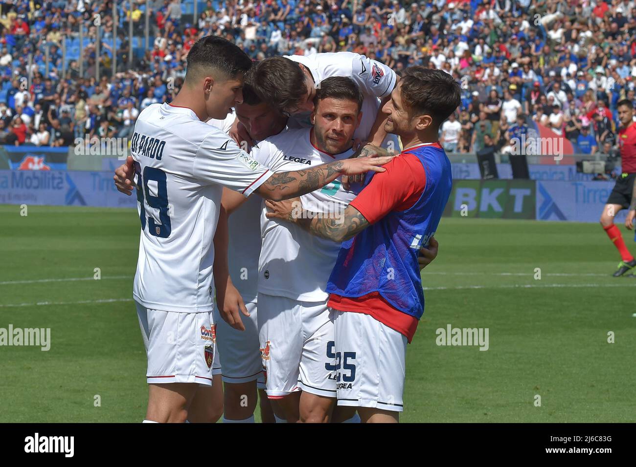 Daniele Liotti (Cosenza) after the goal of 1-1 during AC Pisa vs Cosenza  Calcio, Italian soccer Serie B match in Pisa, Italy, April 30 2022 Stock  Photo - Alamy