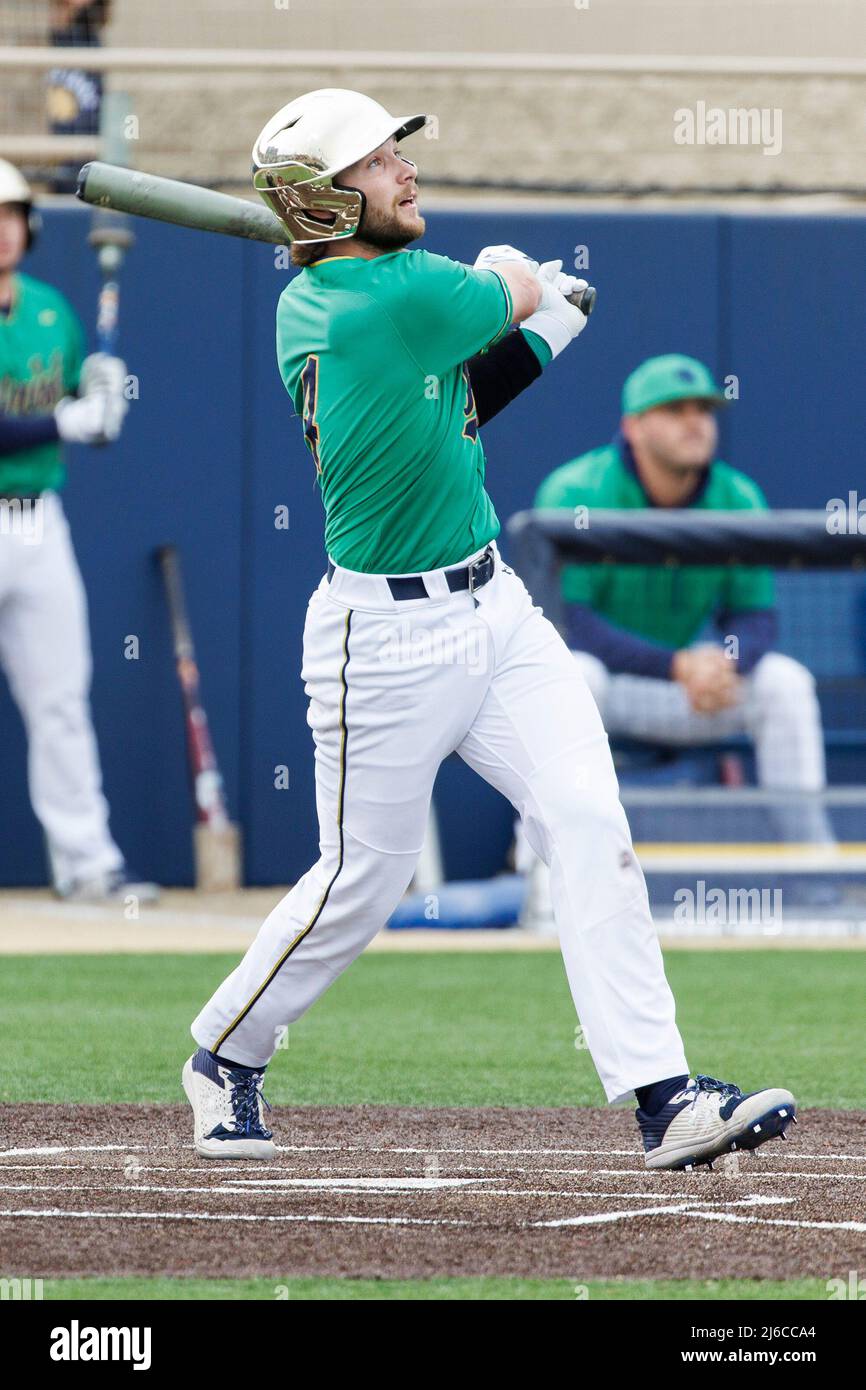 april-29-2022-notre-dame-infielder-carter-putz-4-at-bat-during-ncaa