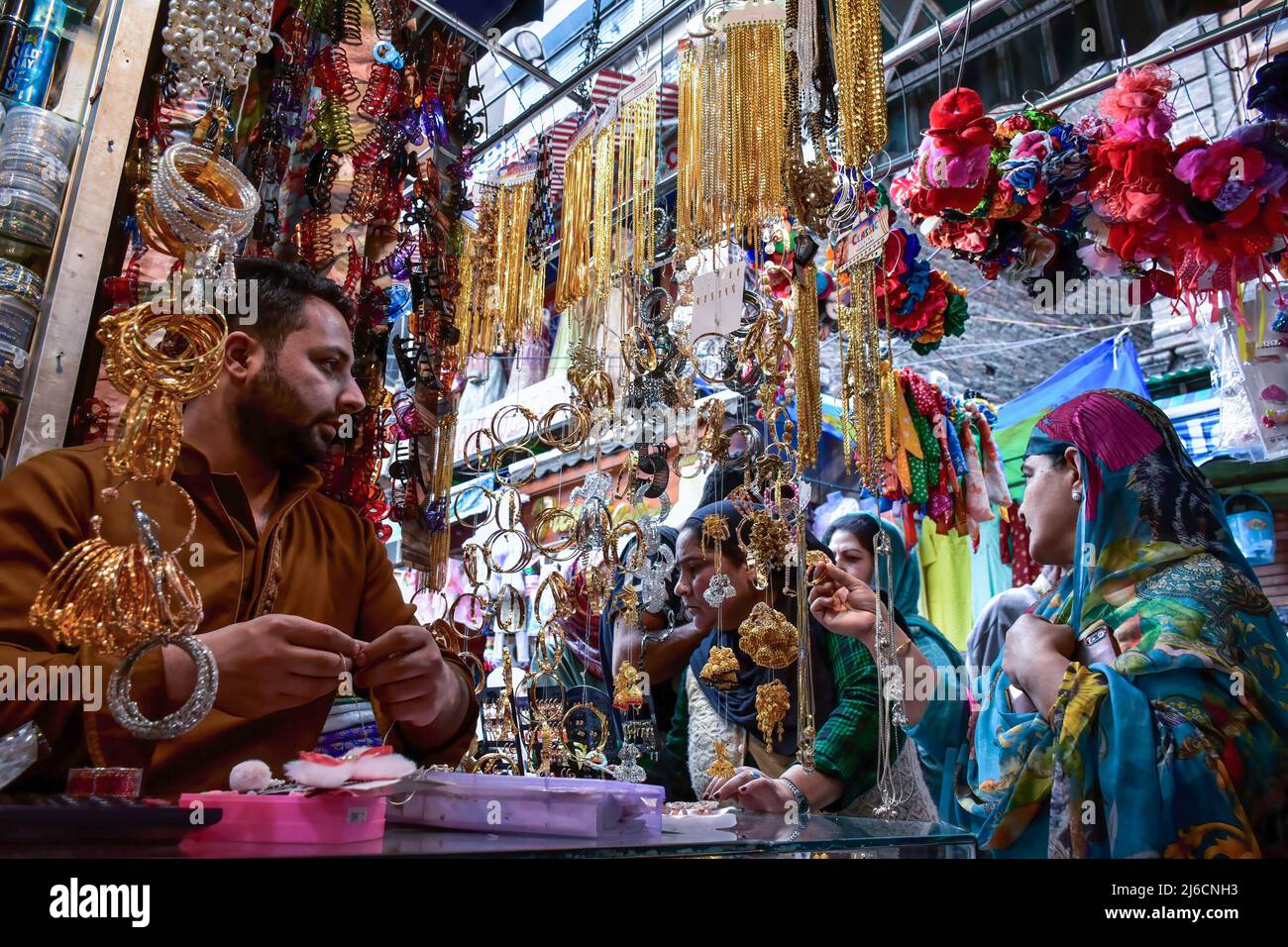 India local jewellery shop hi res stock photography and images Alamy