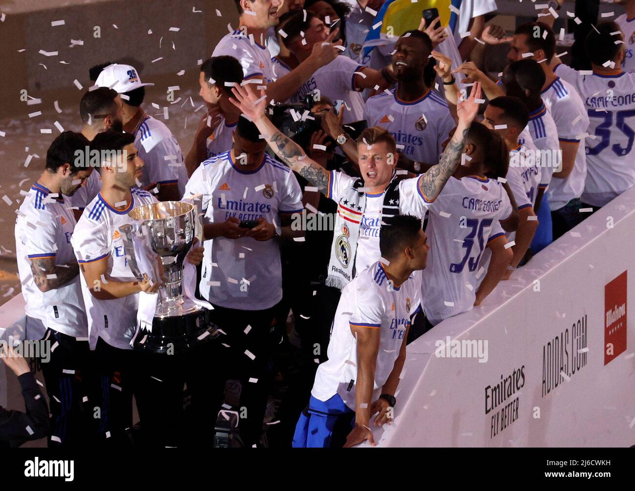 Toni kroos trophy hi-res stock photography and images - Alamy