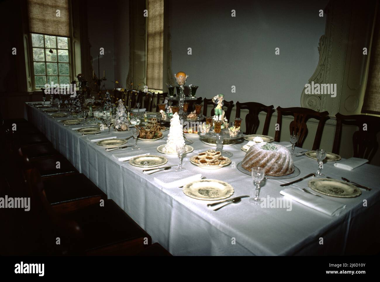 Williamsburg, VA. U.S.A. 9/1987. Colonial home interiors with bedrooms ...