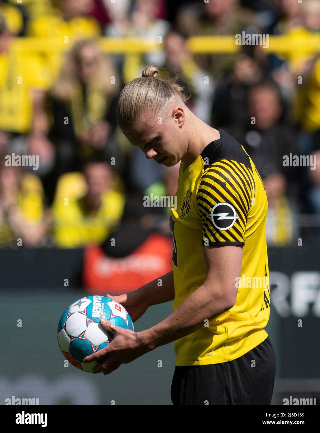 Penalty kick signal hires stock photography and images Alamy