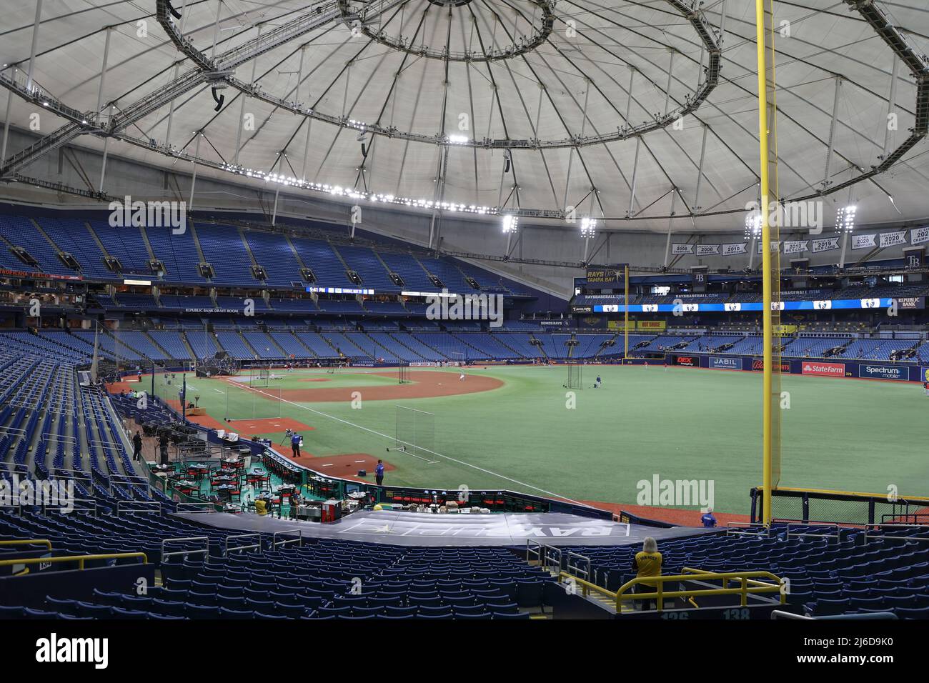 The rays are returning to Tropicana Field's outfield tank - Axios Tampa Bay