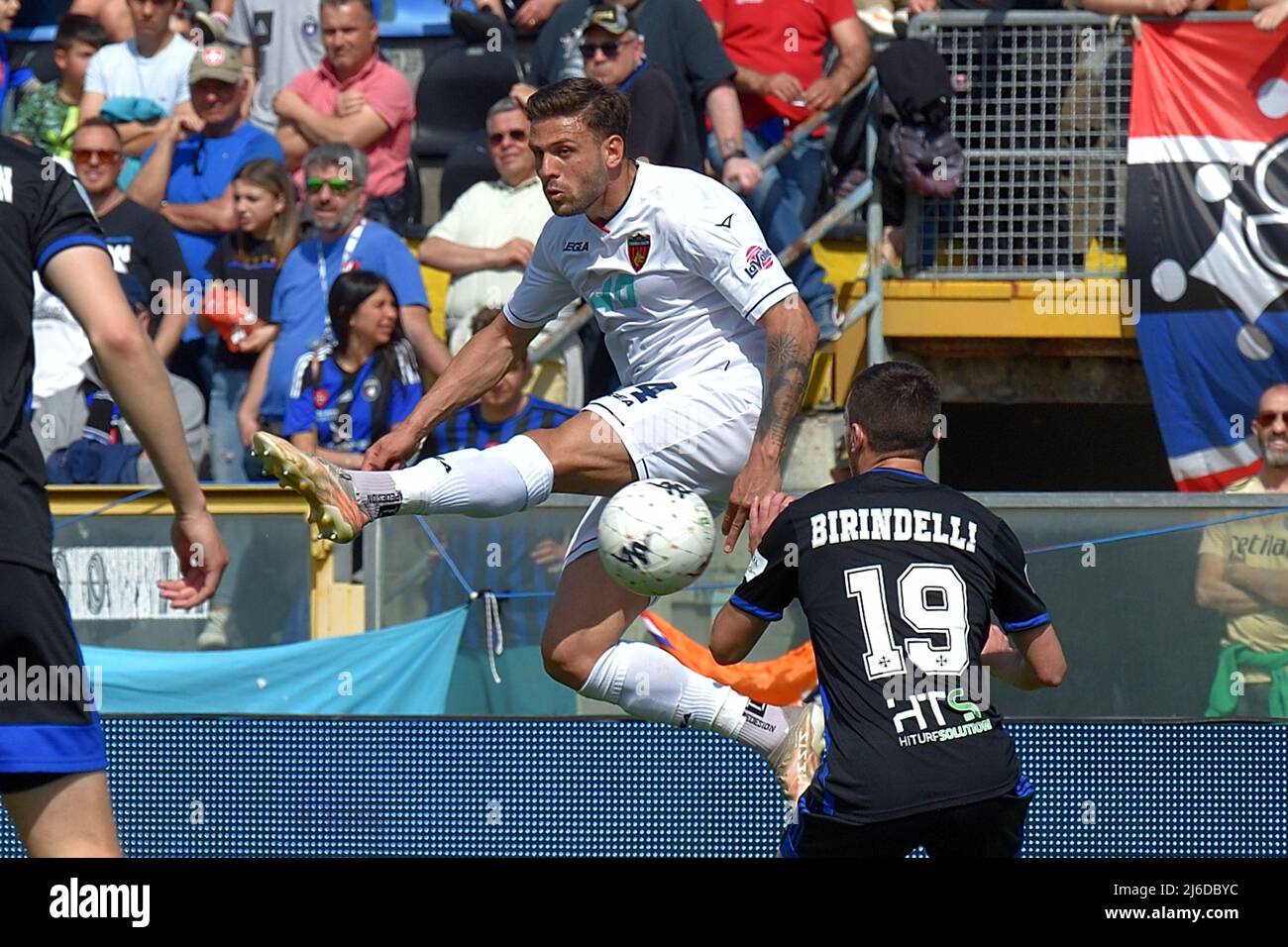 Daniele Liotti (Cosenza) after the goal of 1-1 during AC Pisa vs Cosenza  Calcio, Italian soccer Serie B match in Pisa, Italy, April 30 2022 Stock  Photo - Alamy