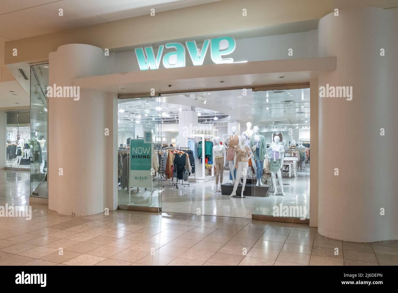 Womens clothing store interior hi-res stock photography and images - Alamy