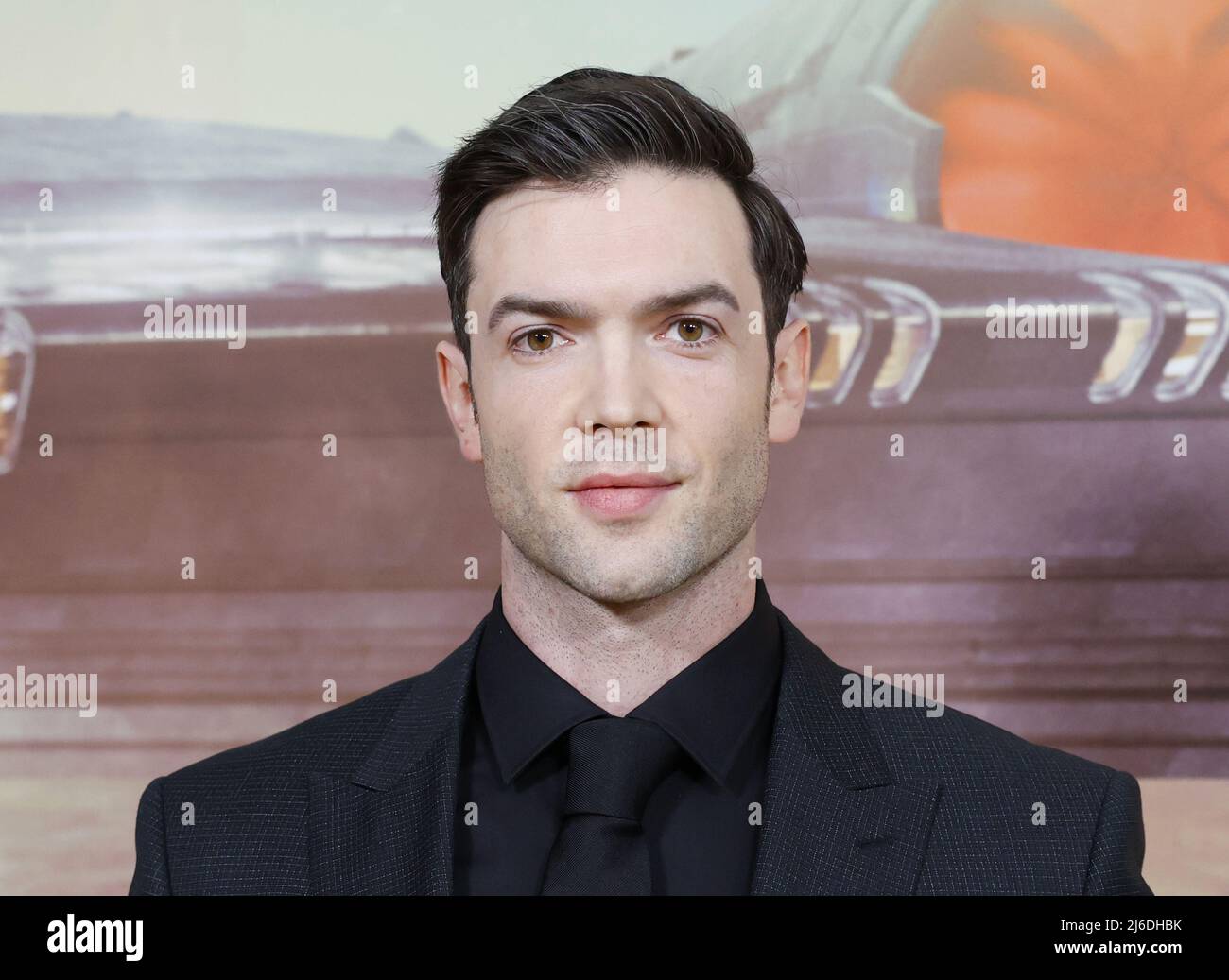 Ethan peck star trek 2022 hi-res stock photography and images - Alamy