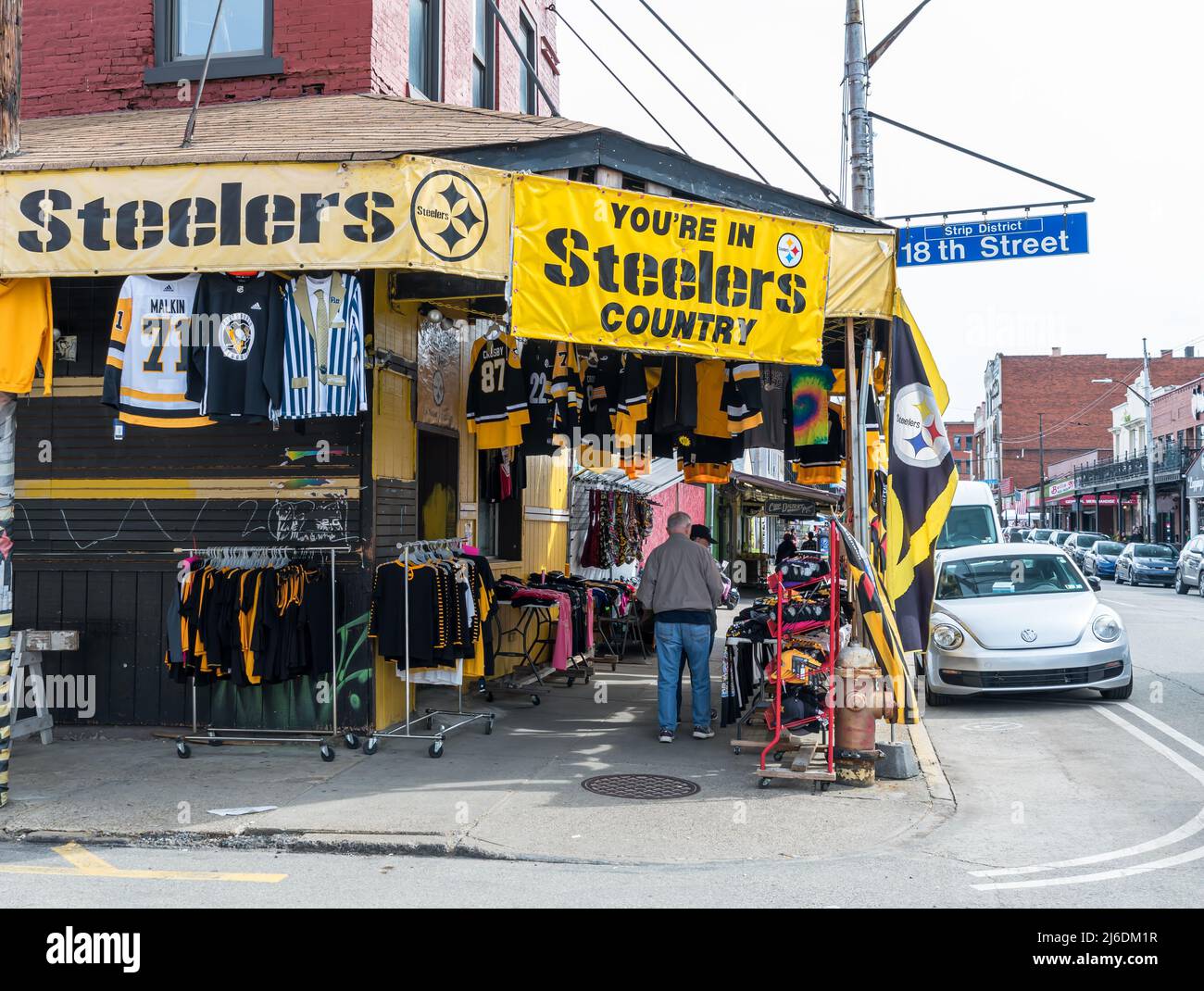 Pittsburgh steelers merchandise people hires stock photography and images Alamy
