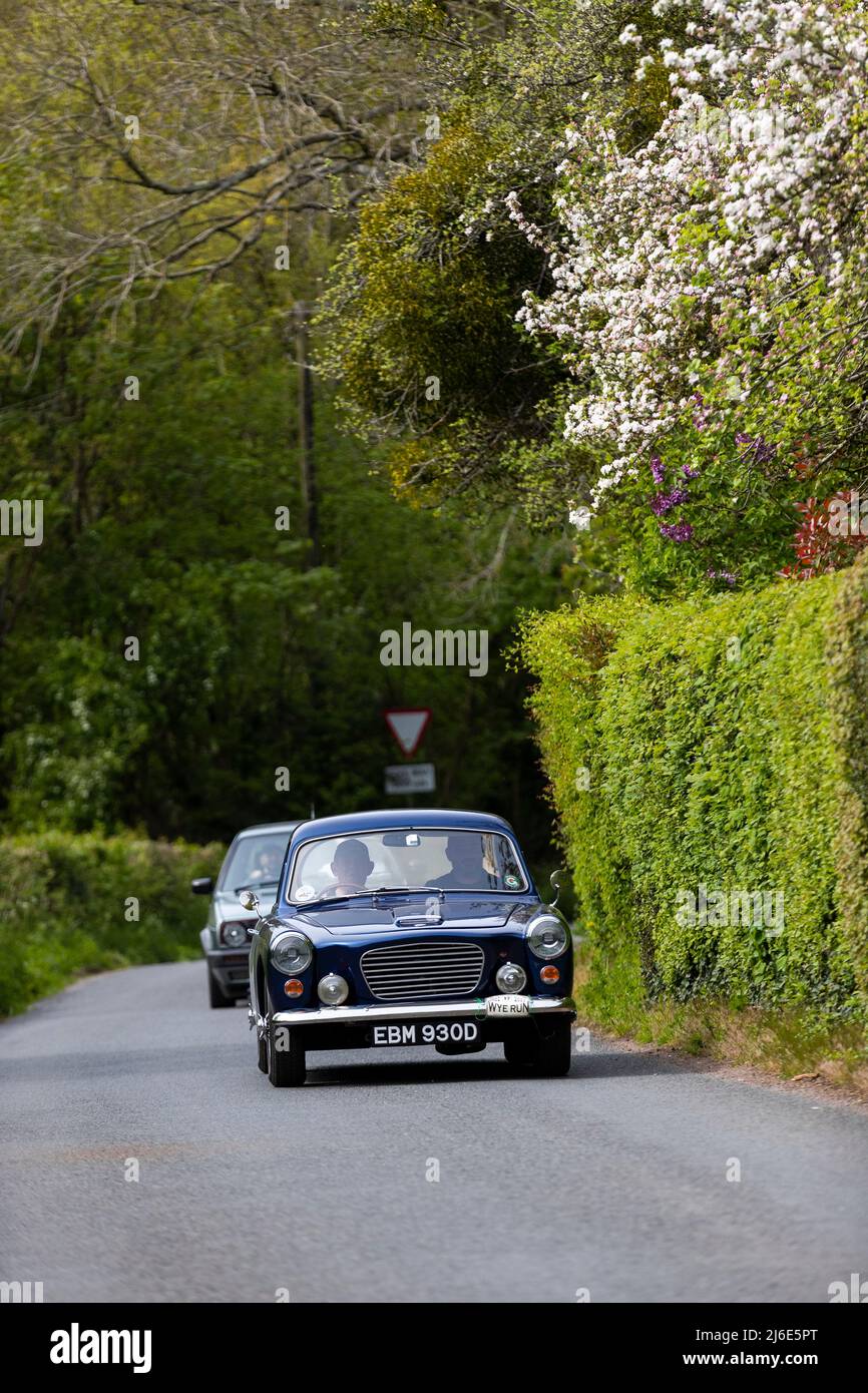 Gilbern Genie GT taking part in the classic cars springtime Rotary Club ...