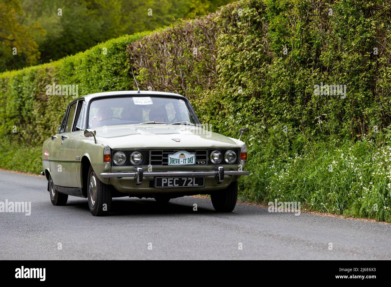 Various marques taking part in the classic cars springtime Rotary Club ...
