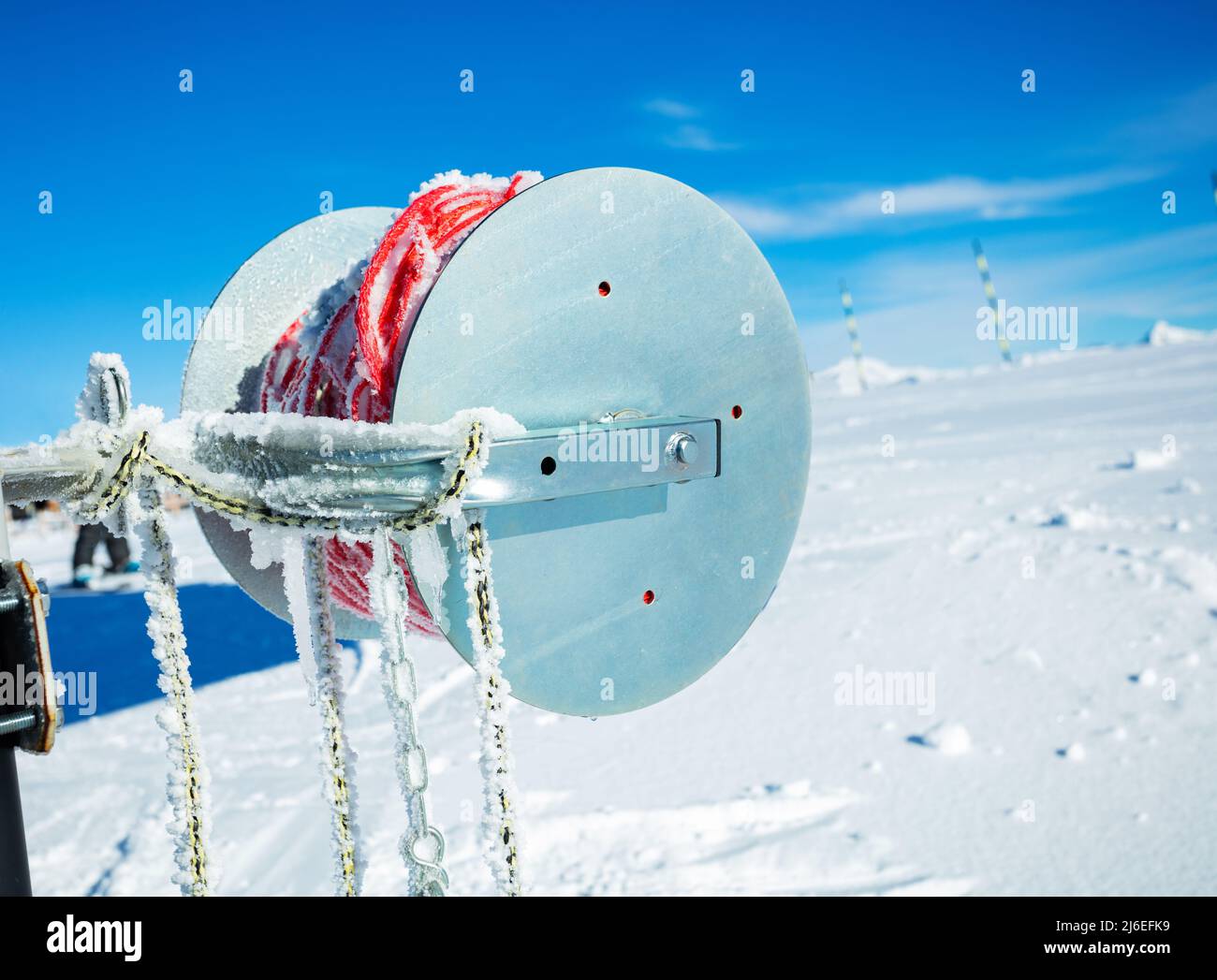 Boundary Rope Ski Security equipment boundary ropes spool with chains at mountains Stock ...