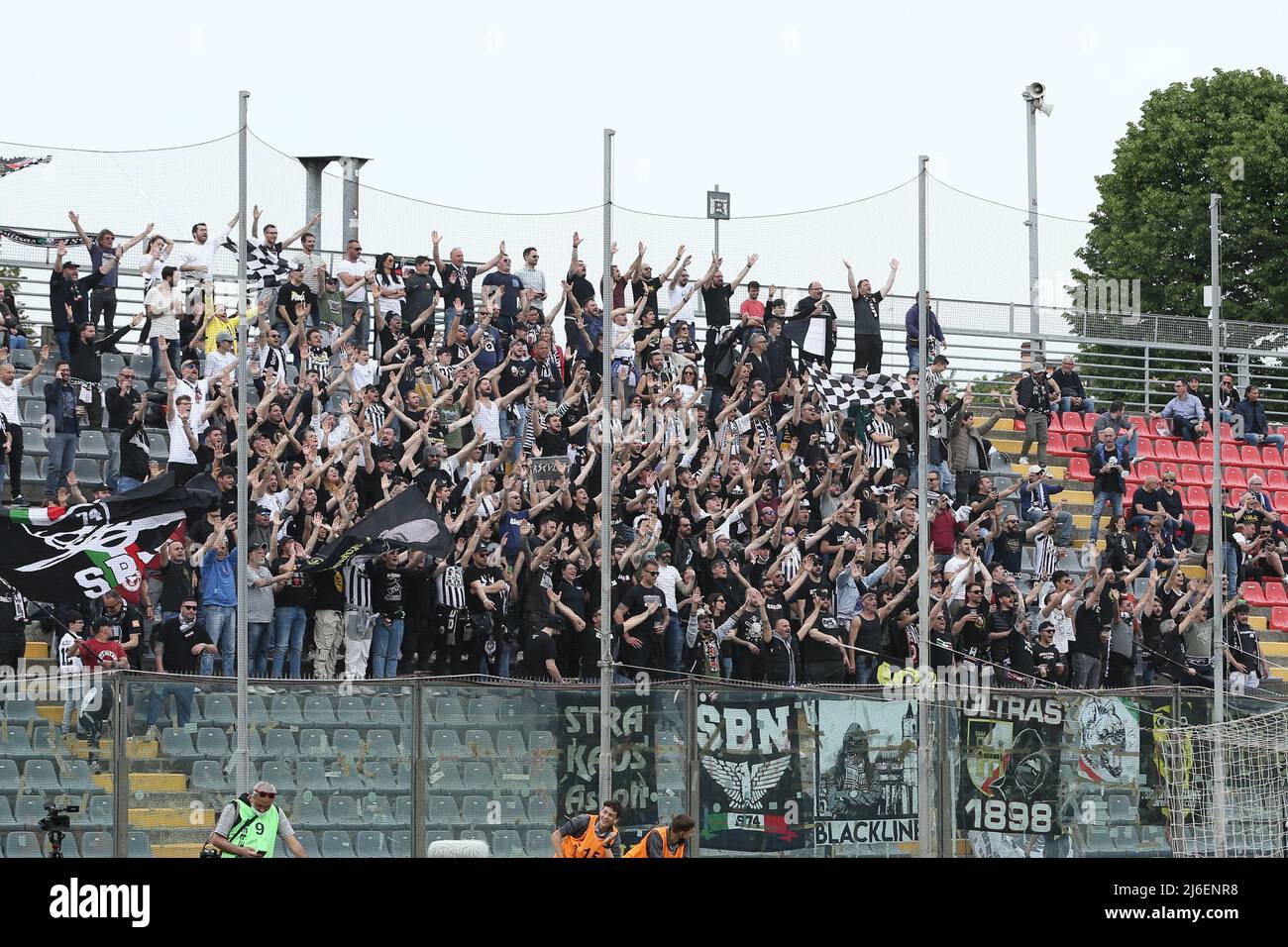 Ascoli Calcio 1898 supporters clap their hands during US Cremonese vs