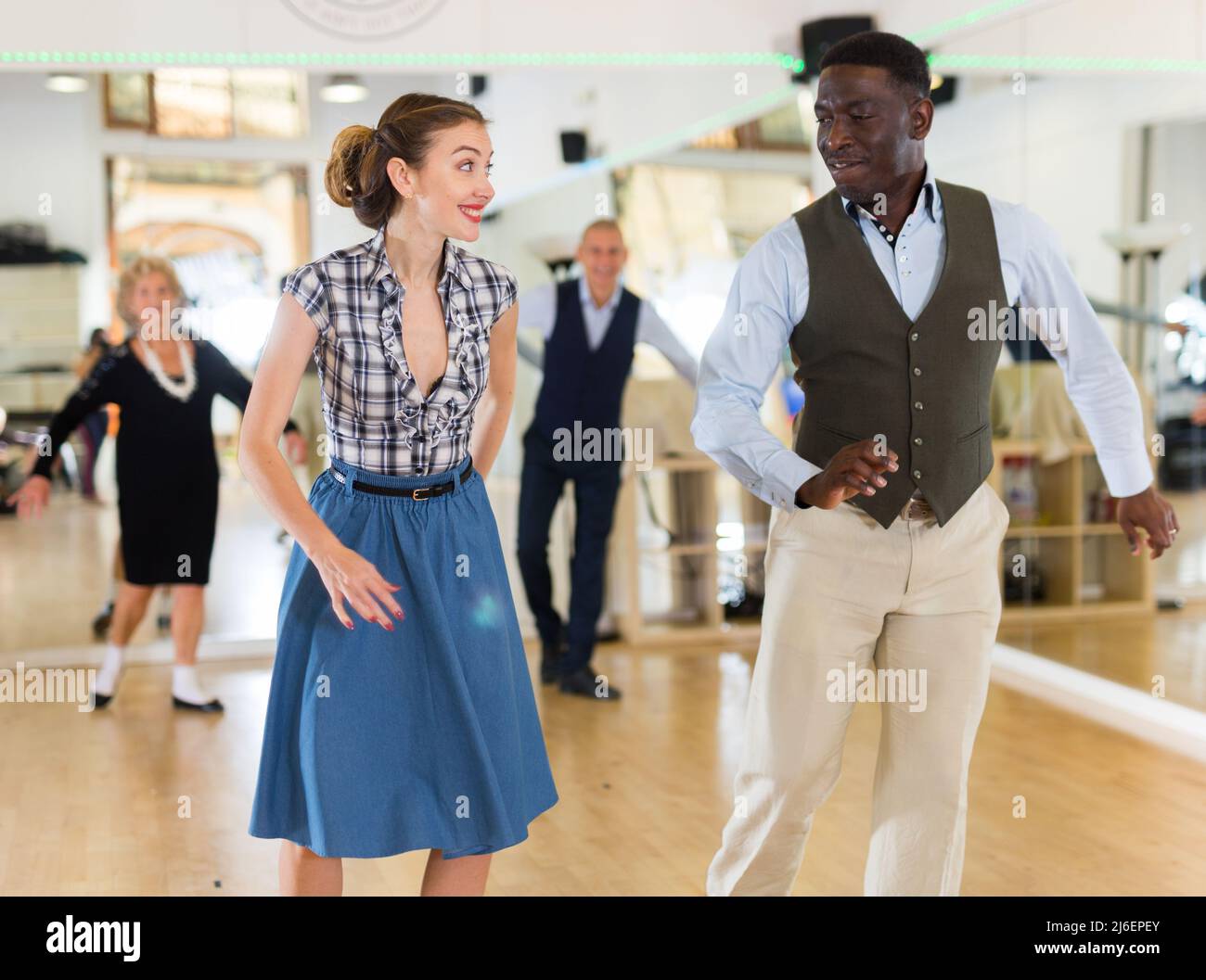 Charleston dance hi-res stock photography and images - Alamy