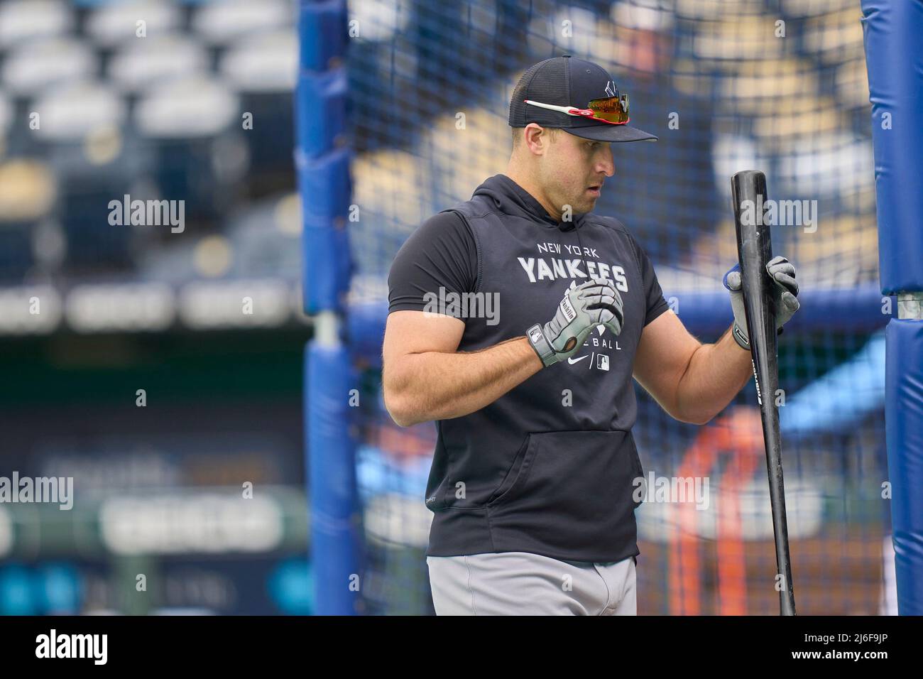 April 30 2022: New York left fielder Joey Gallo (13) before the game with  New York Yankees and Kansas City Royals held at Kauffman Stadium in Kansas  City Mo. David Seelig/Cal Sport