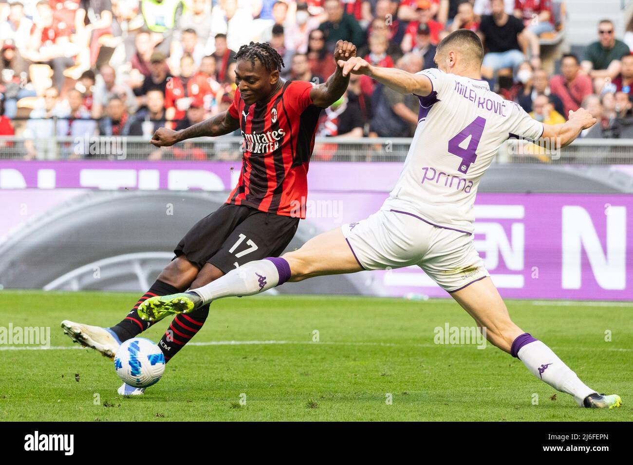 Captivating Leao Double Sends Milan Top With 2-1 Win Over Fiorentina Scene Photography Captivating Leao Double Sends Milan Top With 2-1 Win Over Fiorentina Scene Photography