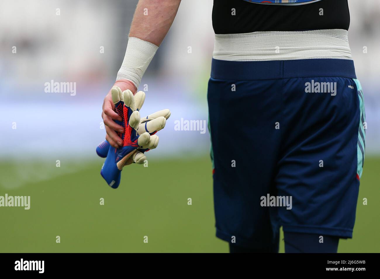 Aaron Ramsdale #32 of Arsenal carrying his gloves in London, United Kingdom  on 5/1/2022. (Photo by Arron Gent/News Images/Sipa USA Stock Photo - Alamy