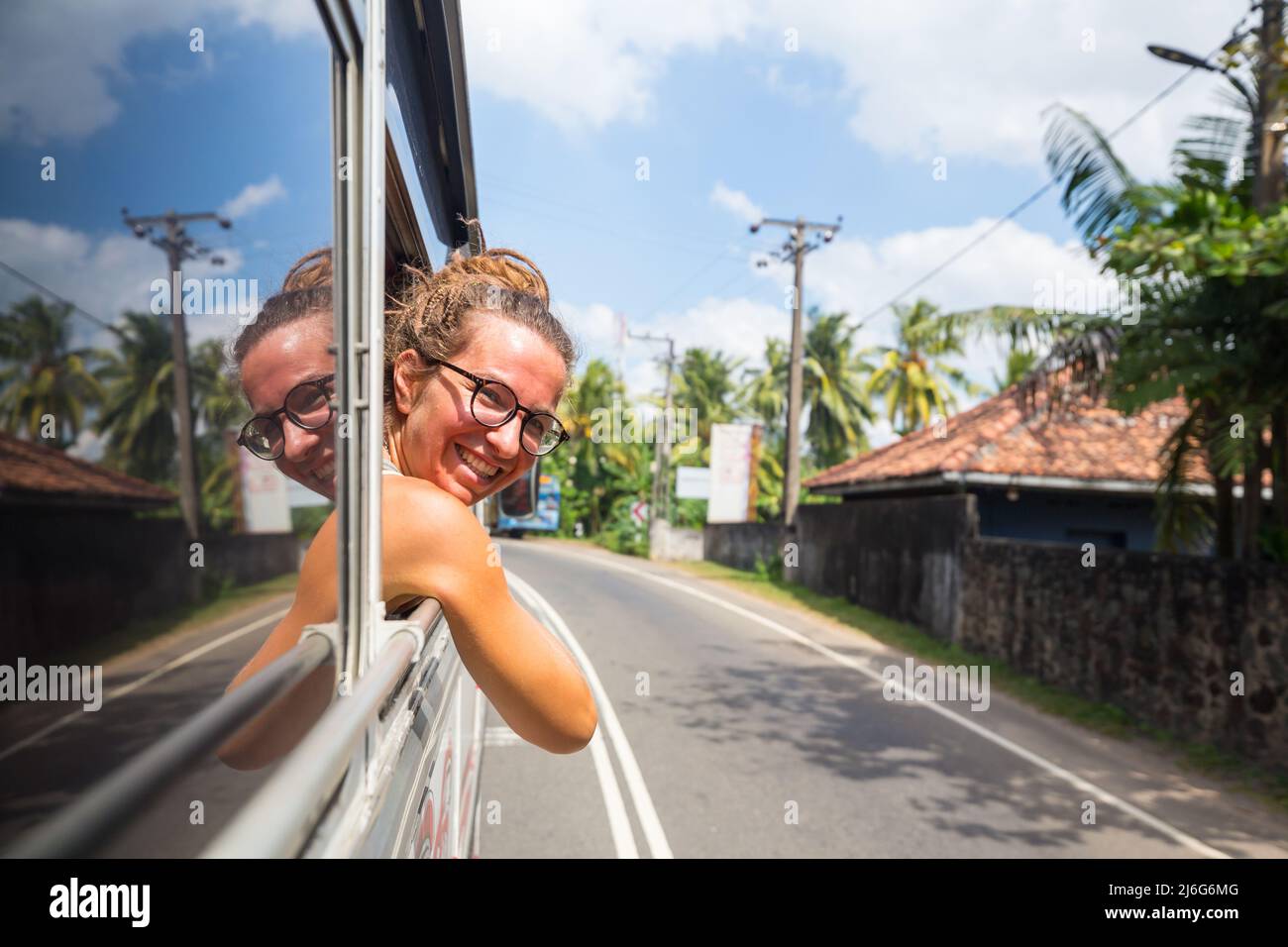 Bus in sri lanka hi-res stock photography and images - Alamy