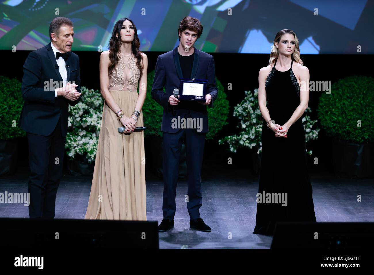 Ezio Greggio , Elisabetta Gregoriani , Lorenzo Zurzolo , Giancarlo