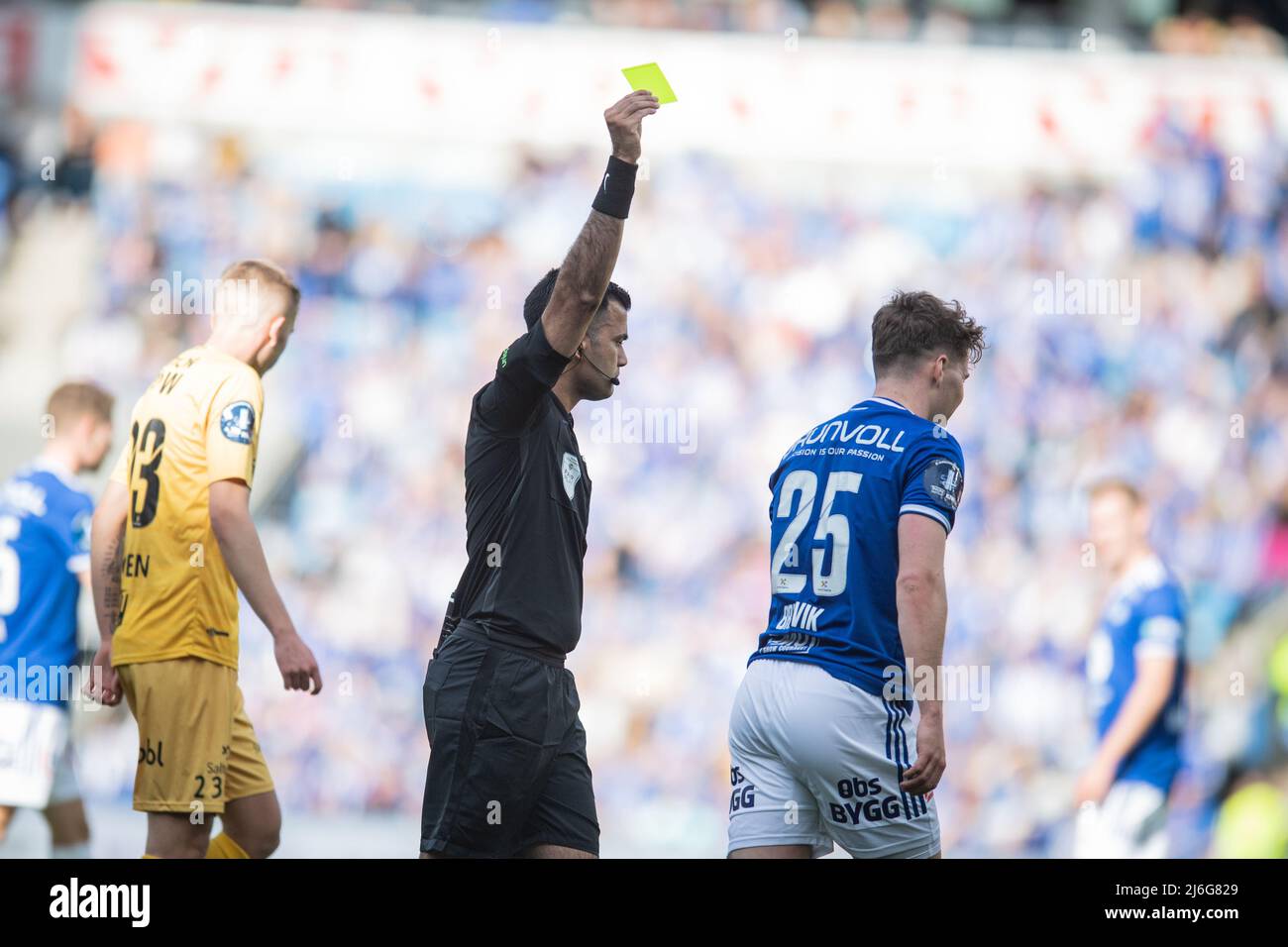Oslo, Norway. 01st, May 2022. Referee Rohit Saggi books Emil Breivik (25) of Molde during the Norwegian Cup final, the NM Menn final, between Bodoe/Glimt and Molde at Ullevaal Stadion in Oslo. (Photo credit: Gonzales Photo - Jan-Erik Eriksen). Credit: Gonzales Photo/Alamy Live News Stock Photo