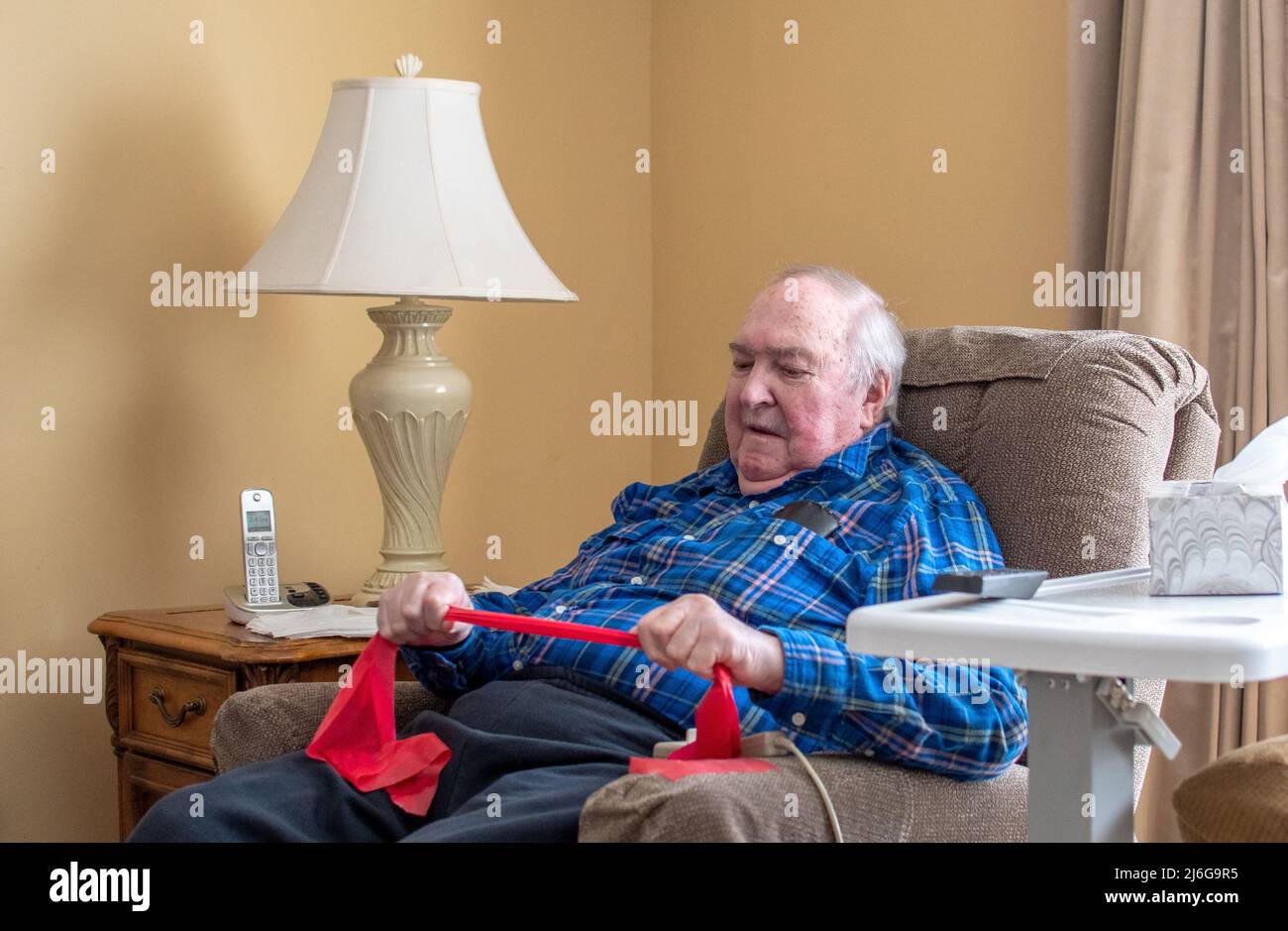 Elderly exercise chair hi-res stock photography and images - Alamy