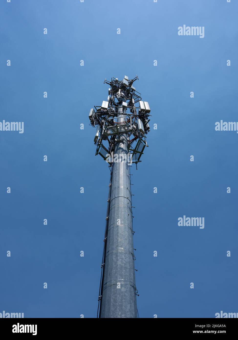 Cell tower fort worth hires stock photography and images Alamy