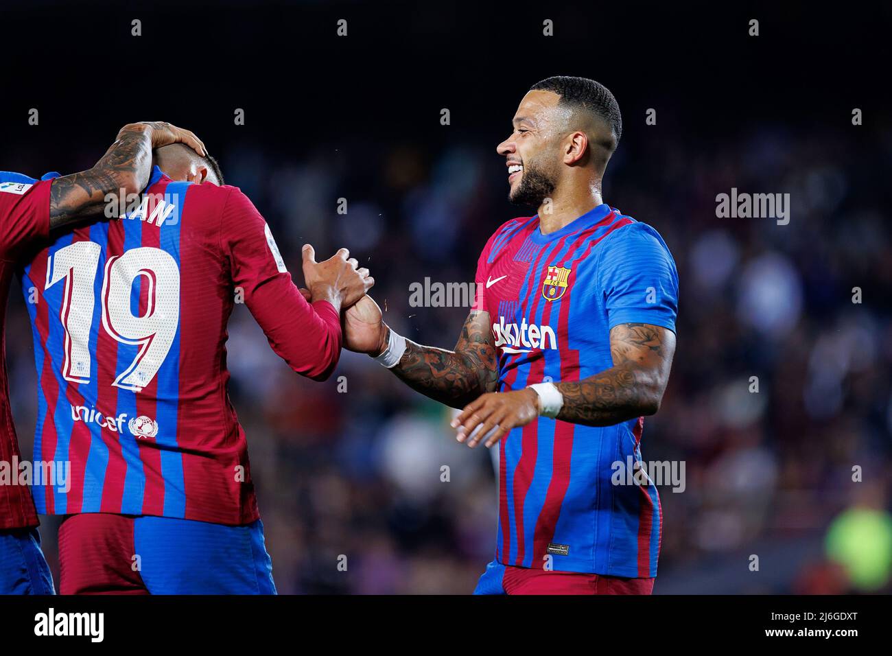 Spanish football evening headlines: Memphis Depay on target in Barcelona  friendly win and Eduardo Camavinga edges towards La Liga move - Football  España