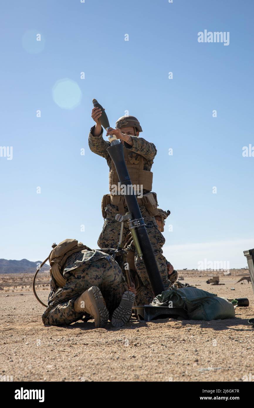 M252a1 81mm mortar hi-res stock photography and images - Alamy
