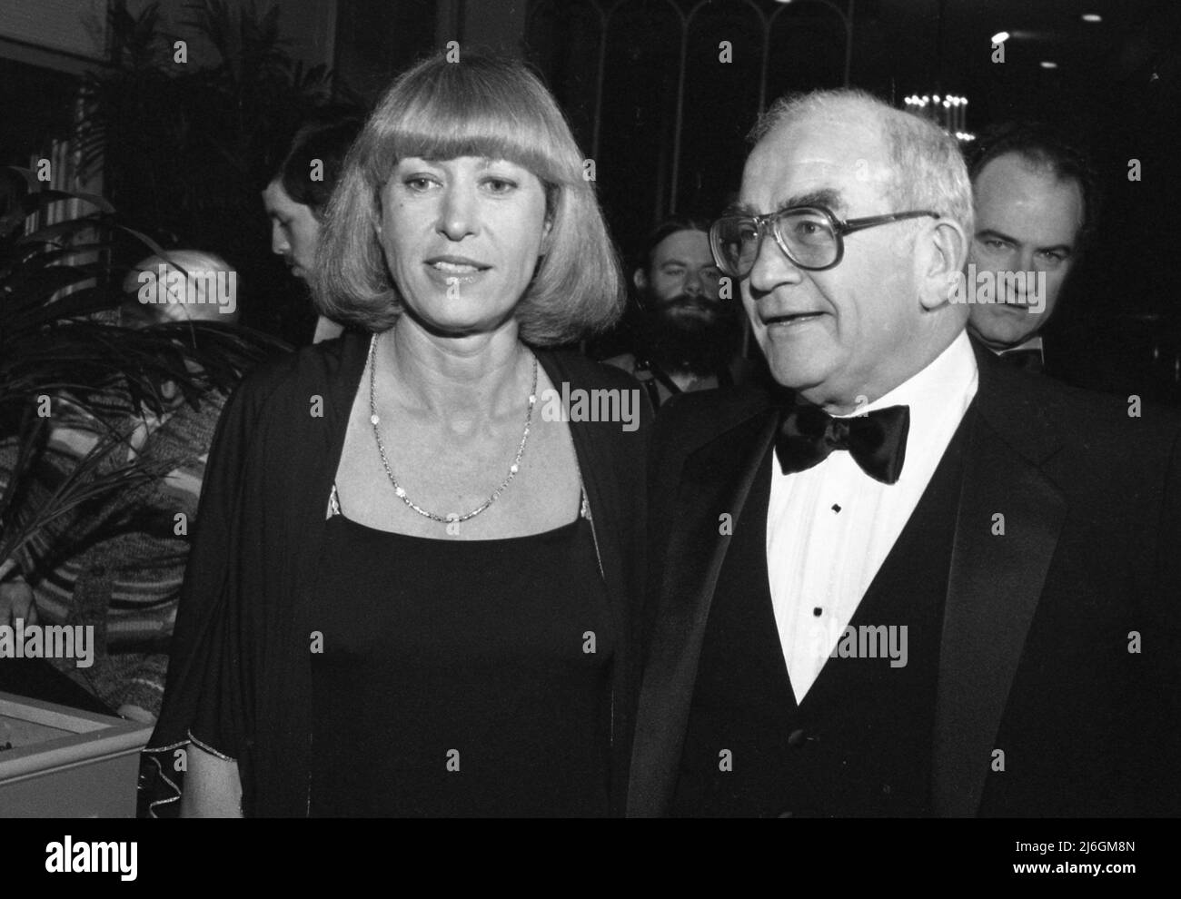 Ed Asner and wife Nancy at the 34th Directors Guild of America Awards