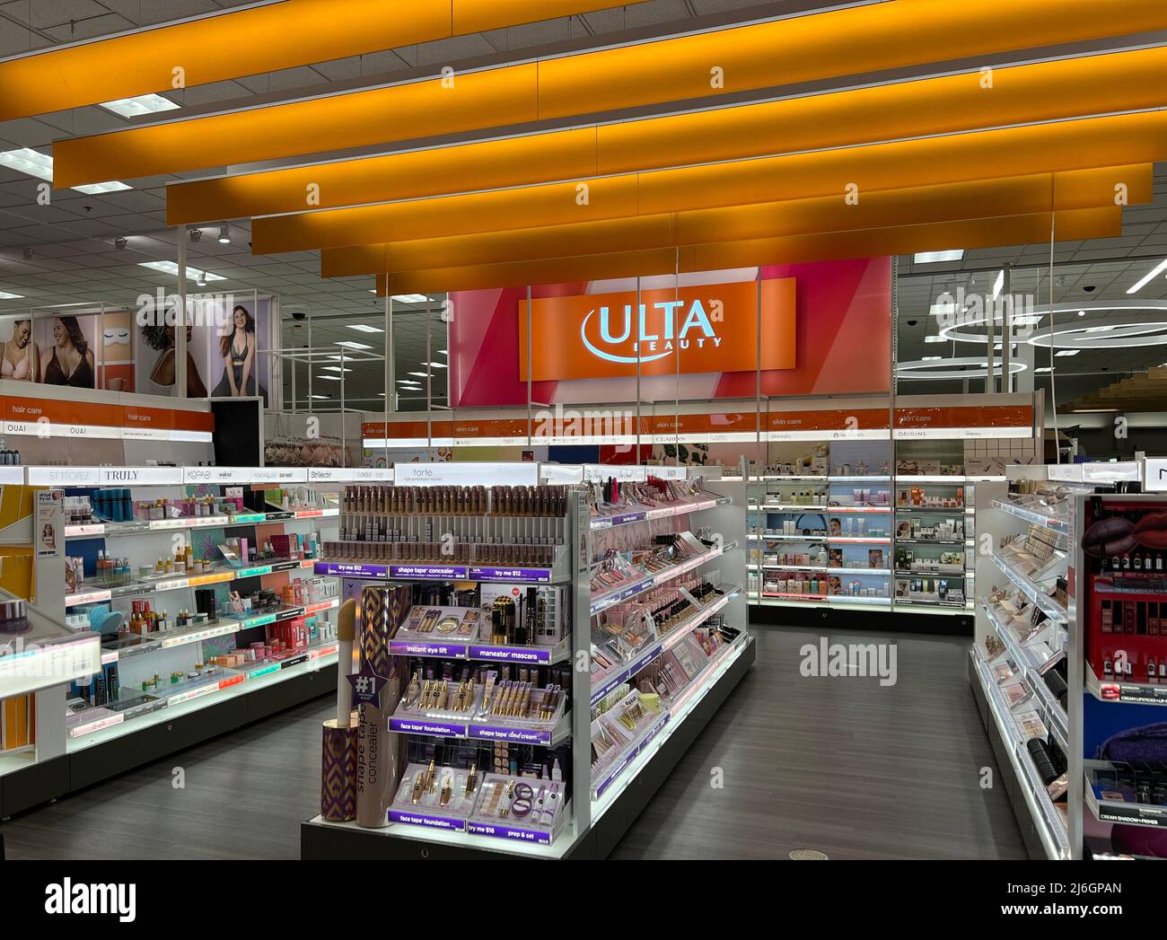 Ulta target hires stock photography and images Alamy