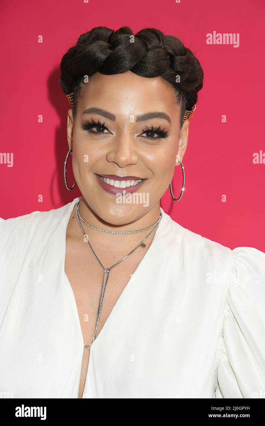 Lilli Cooper poses for photographers before the "POTUS" Broadway